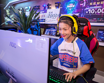 電子競技與新媒體運營