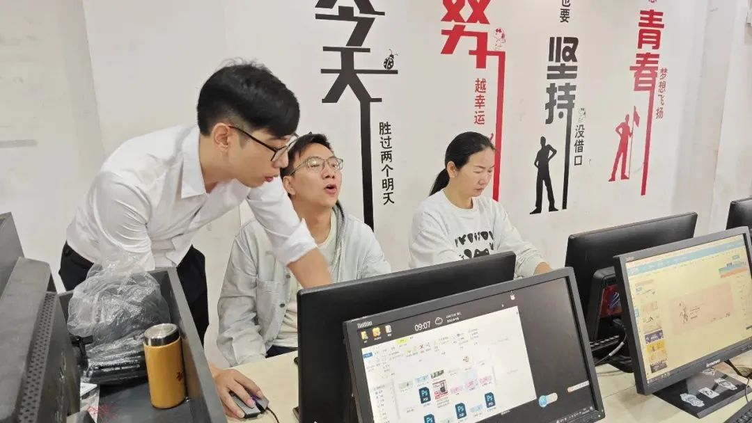 1742005854208581.jpg 85cf8f68f53287bd906f0c0552211184.jpg